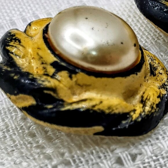 Antique flank buttons almost 1 inch, ceramic? Handpainted - Picture 4 of 6